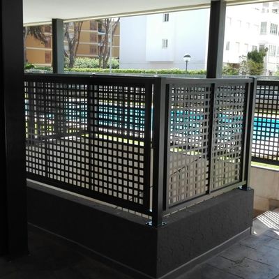 Lijado y pintado de vallas exteriores