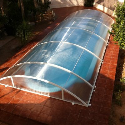 Piscina iGUi con cubierta