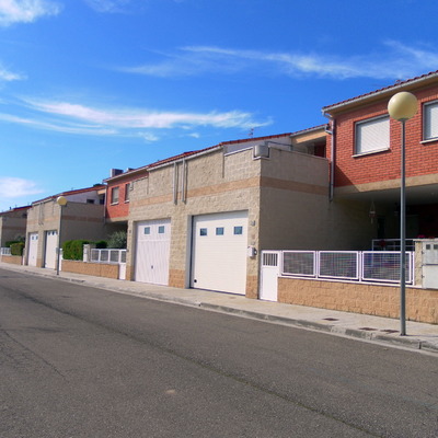 33 VIVIENDAS DE PROTECCION OFICIAL