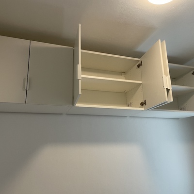 Montaje con anclaje a pared.