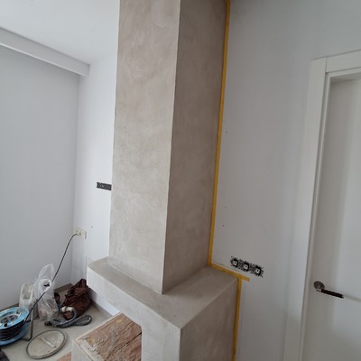 proceso de microcemento en chimenea