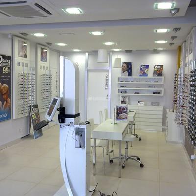 Proyecto y acondicionamiento de óptica en Laracha.