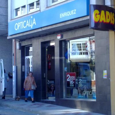 Proyecto y acondicionamiento de óptica en Laracha.