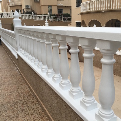 Balaustrada blanco brillante