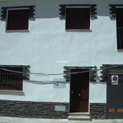 rehabilitacion de fachada y carpinteria de forja y pvc.