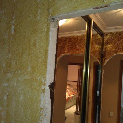 al empezar obra  quitando gotele de paredes