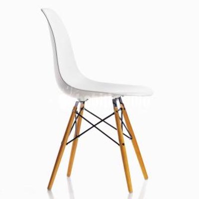 Silla Eames Plastic Chair DSW de Vitra