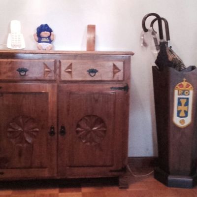 Juan y Trabajos En Madera