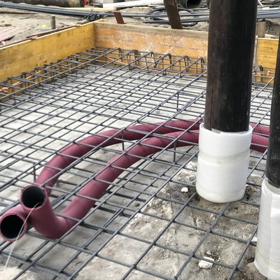 Tubos en solera de hormigon