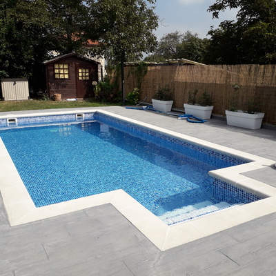 Piscina - escalera interior