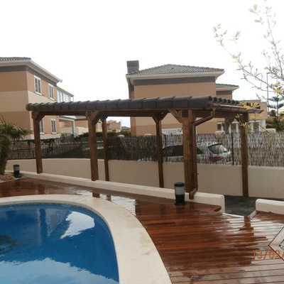 Porche una agua y instalacion tarima exterior