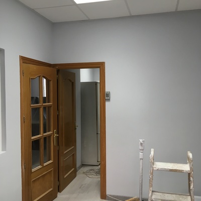 Quitar gotele alisar y pintar paredes