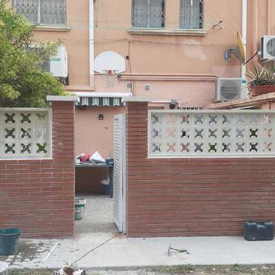 Cerramiento de obra vista terminado