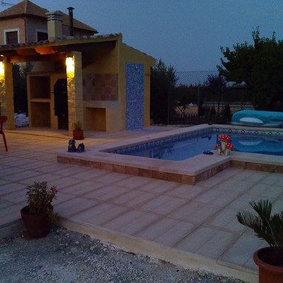 8X4 CON JACUZZI Y BARBACOA