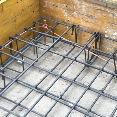 Puesta a tierra de chiringuito en solera de hormigón