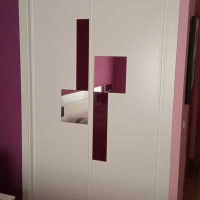 Frente corredera lacado con incrustaciones