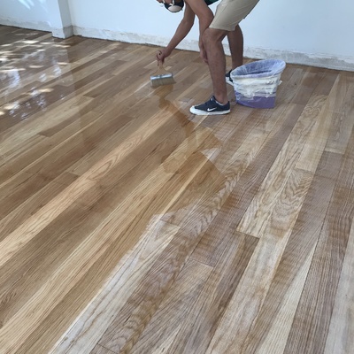 Aplicación de barniz