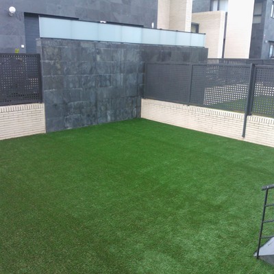 Acabado césped artificial