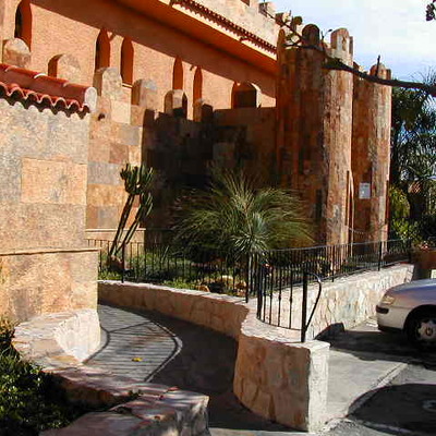 ACCESO LATERAL HOTEL EL CASTILLO