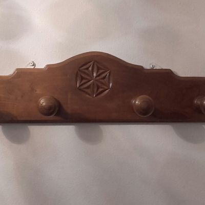 Juan y Trabajos En Madera