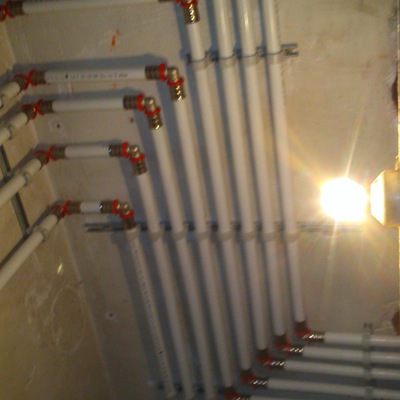 ACOMETIDAS DE AGUA EN FINCA DE VECINOS