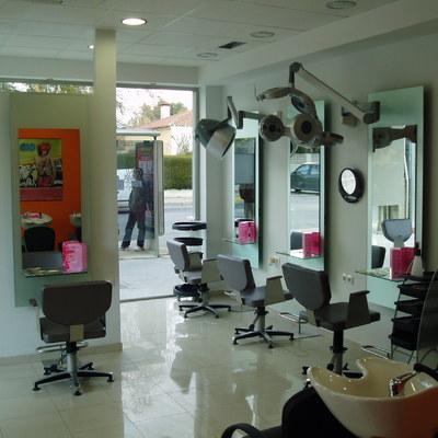 Adaptacion de Local en Bruto a peluqueria.