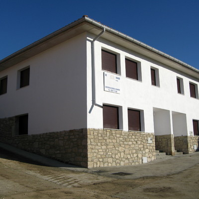 ADOSADAS EN TORRES DEL RIO