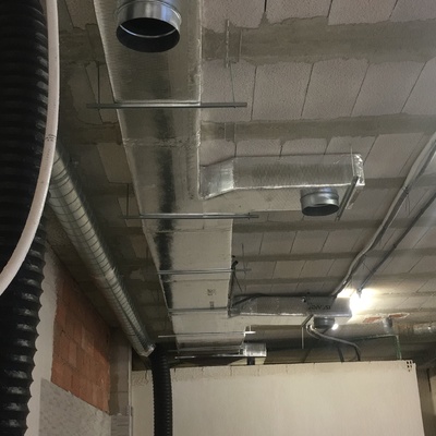 Preinstalación de conductos en local
