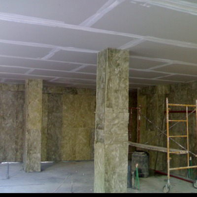 AISLAMIENTO BAR DE COPAS