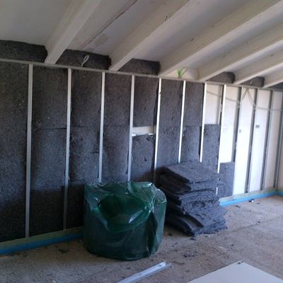 Aislamiento con mantos de algodón reciclado