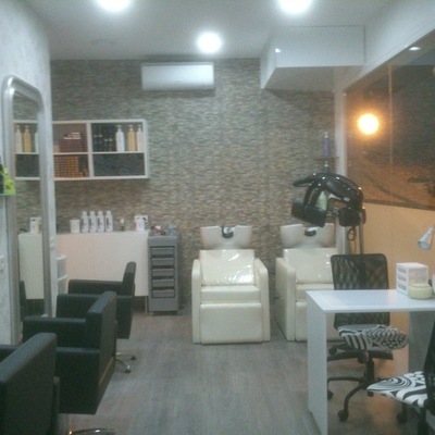 ALICATADO DE PARED EN PELUQUERIA