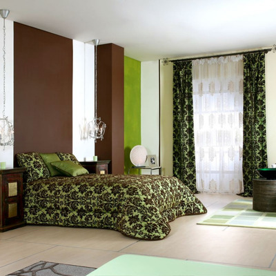 Ambiente visillo y caidas decorativas.