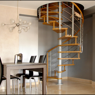 Aplicación a pistola pintura de color plata