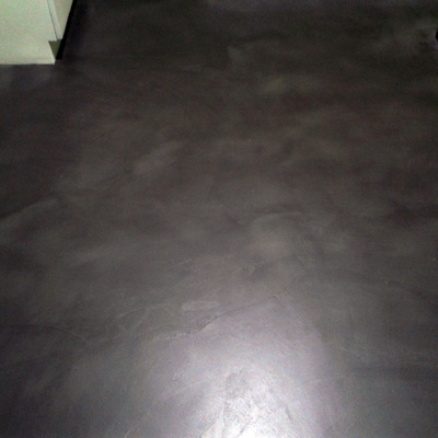 Aplicación de Microcemento en suelo