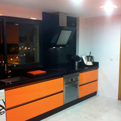 Aplicación microcemento en suelo cocina