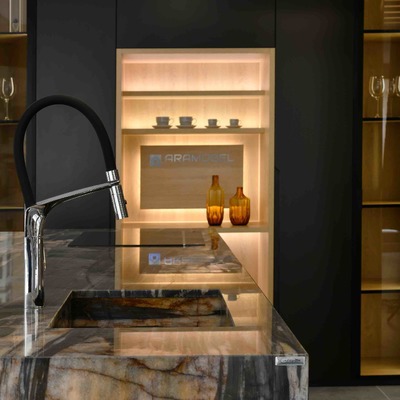 Detalle grifo de bancada Grey Bayou