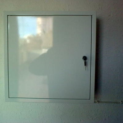 Armario con central amplificadora