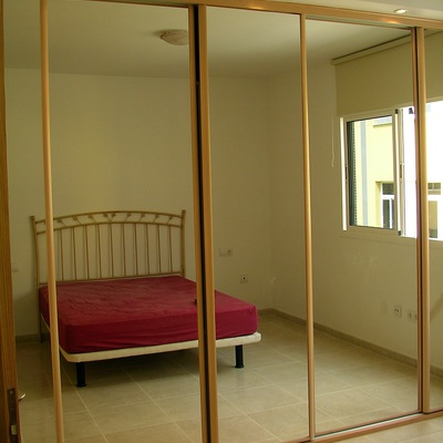 Armario con Puerta de Corredera y Espejo