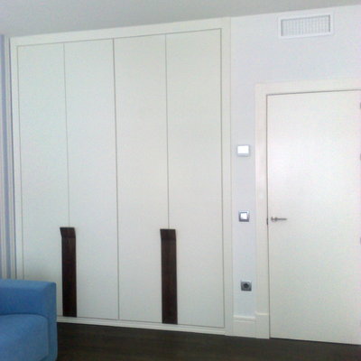 Armario de puertas abatibles