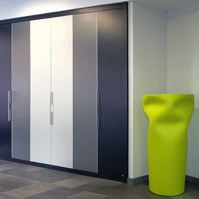 Armario de puertas plegables Serie Zafiro.