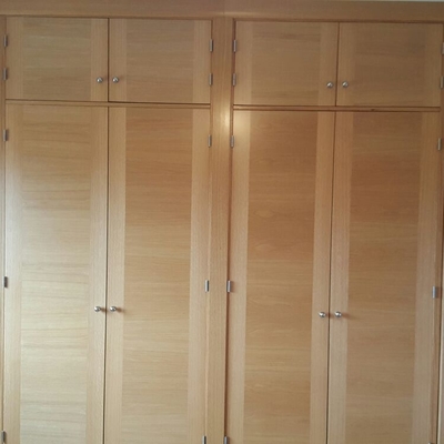 Armario empotrado de 6 puertas abatibles