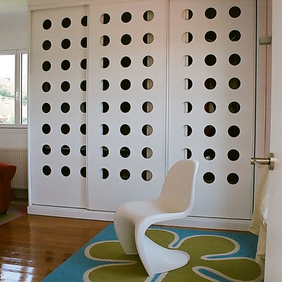 Armario lacado en blanco personalizado