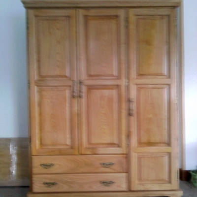 ARMARIO MACIZO EN CASTAÑO