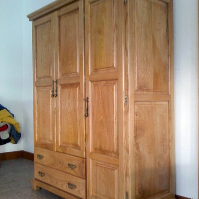 ARMARIO MACIZO EN CASTAÑO