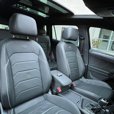 Detalle interior de coche