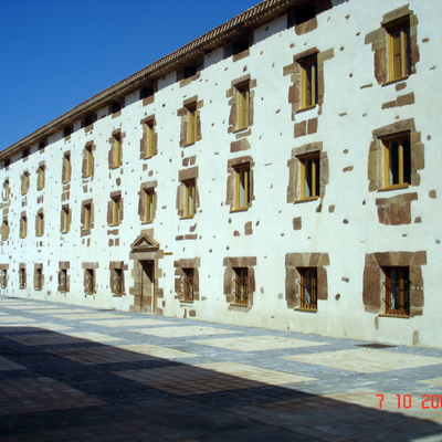 Ayto. de Ezcaraya (La Rioja), ventanas de madera 