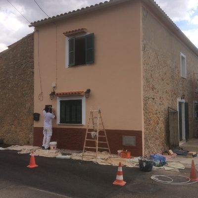 Finalización de pintura y restauración de fachada