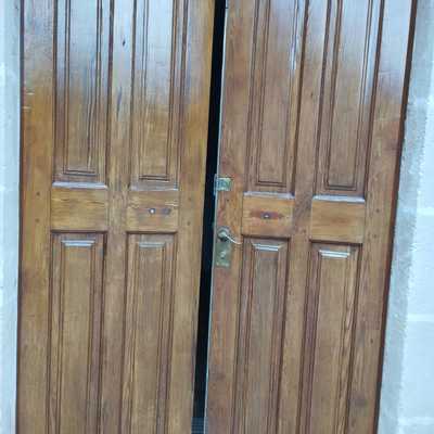 Acabado puertas posesión mallorquina