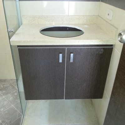 Mueble baño con encimera en marmol