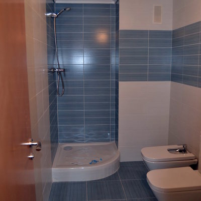Baño azul